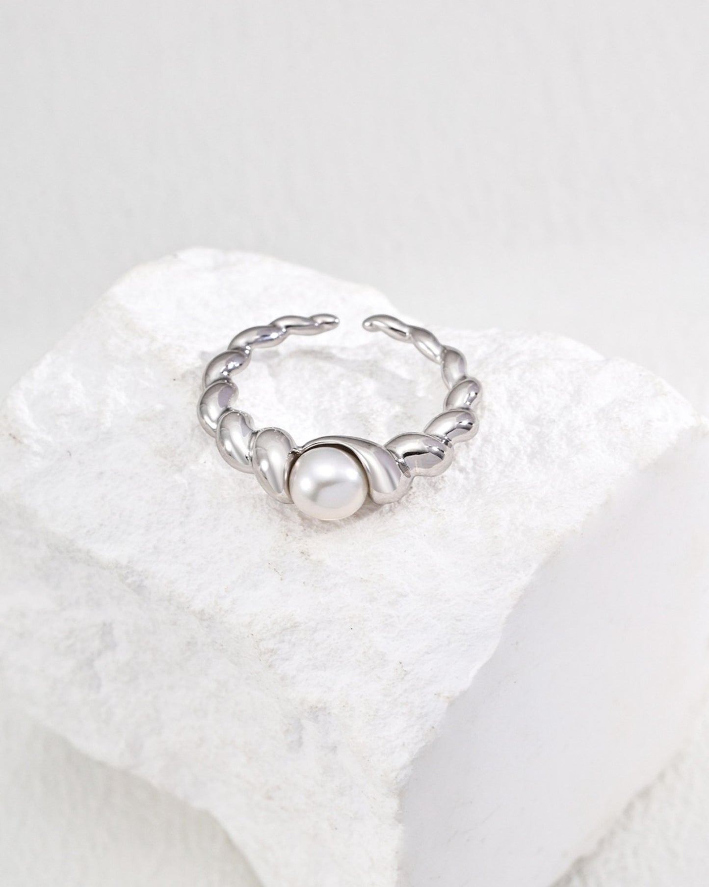 Pearl Twist Ring