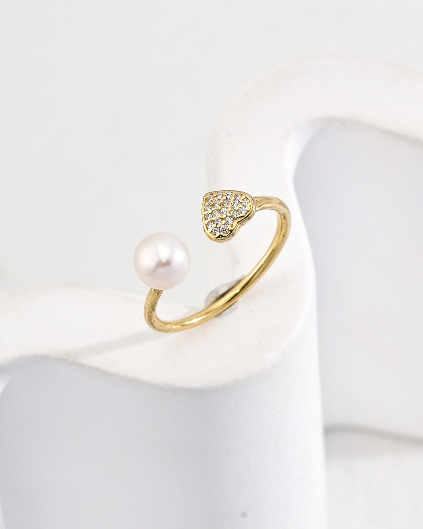 Elegant Pearl Heart Ring